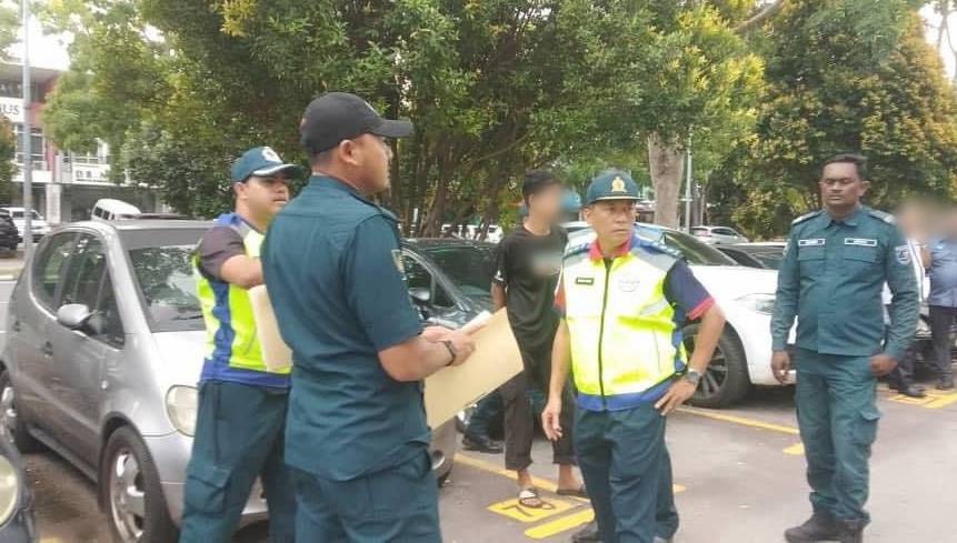 （古城封面主文）汉都亚再也市议会展开零障碍行动，清除停车位及公共场所的障碍物