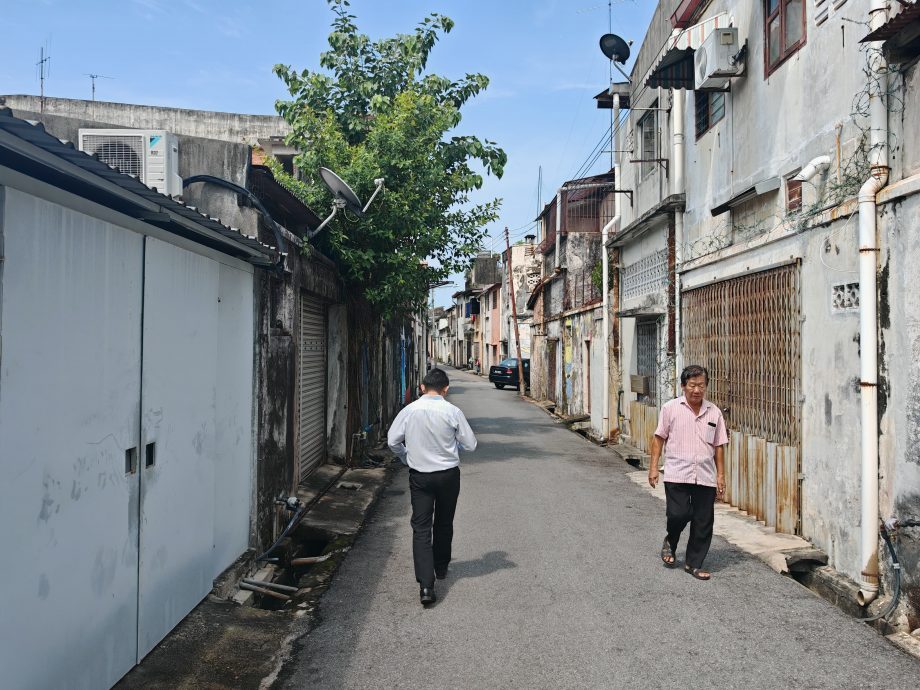 (古城封面副文)武牙拉也后巷壁画失修,梁证法盼政府配合非政府组织重规划