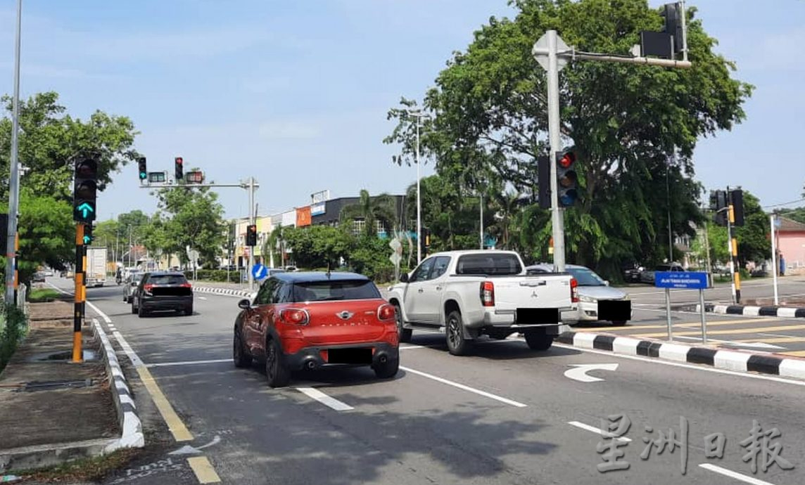 (古城版) 斯里士灵烈花园交通灯已启用,箭头引起混淆