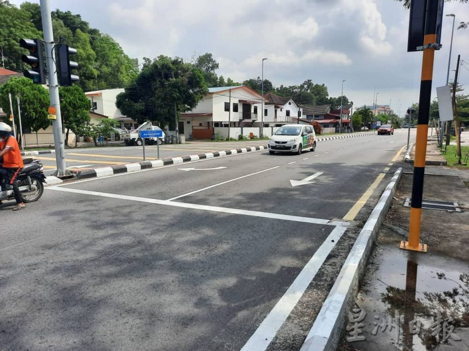 (古城版) 斯里士灵烈花园交通灯已启用,箭头引起混淆