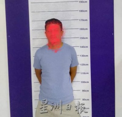 （古城版）疑被撞破私情 司机撞后方警车欲逃生被捕