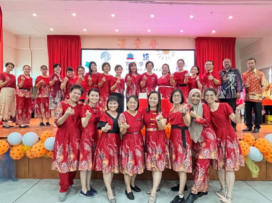 （古城版）育华欢送董秀珍老师荣休