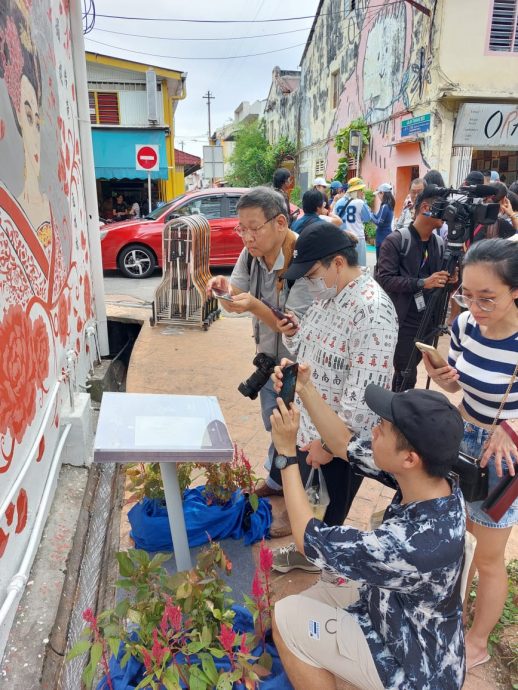 （古城版）范爷在古城带来追星小旋风