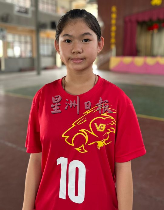 （古城第七版主文）万里茂华小迎来2位女子排球州代表