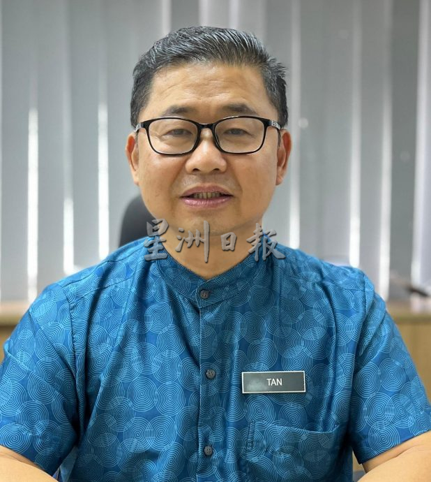 （古城第七版主文）万里茂华小迎来2位女子排球州代表