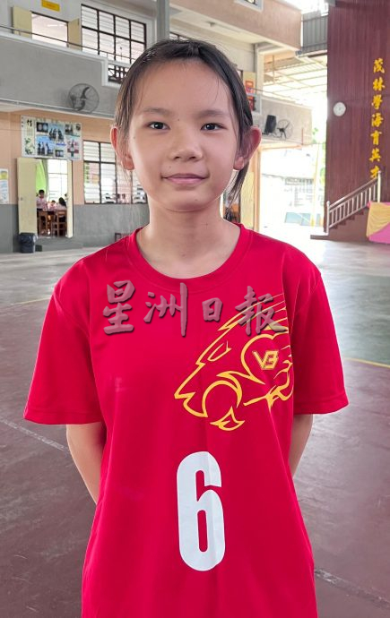 （古城第七版主文）万里茂华小迎来2位女子排球州代表