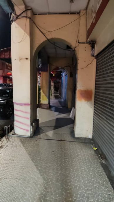 (古城第三版主文) 梁证法呼吁商家让武牙拉也亮起来,吸引游客