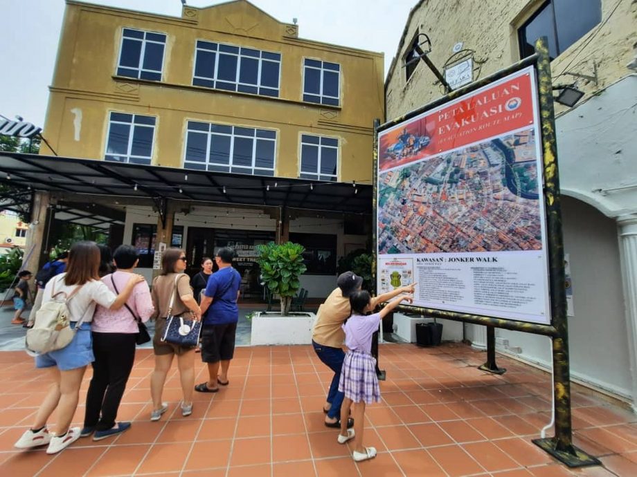 (古城第三版主文)世遗老街区的灾难管理设备安装完毕