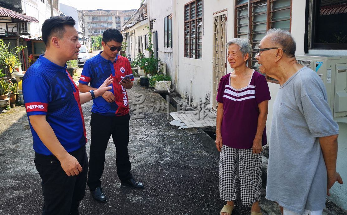 (古城第三版主文)巴当知甲黄金海岸花园第五及第七路后巷沟渠年久失修