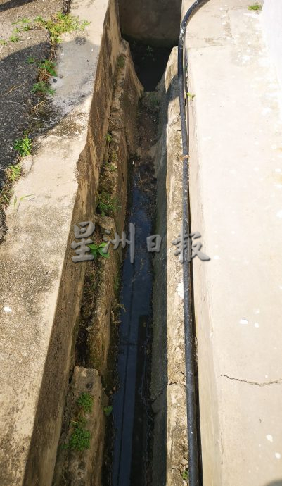 (古城第三版主文)巴当知甲黄金海岸花园第五及第七路后巷沟渠年久失修