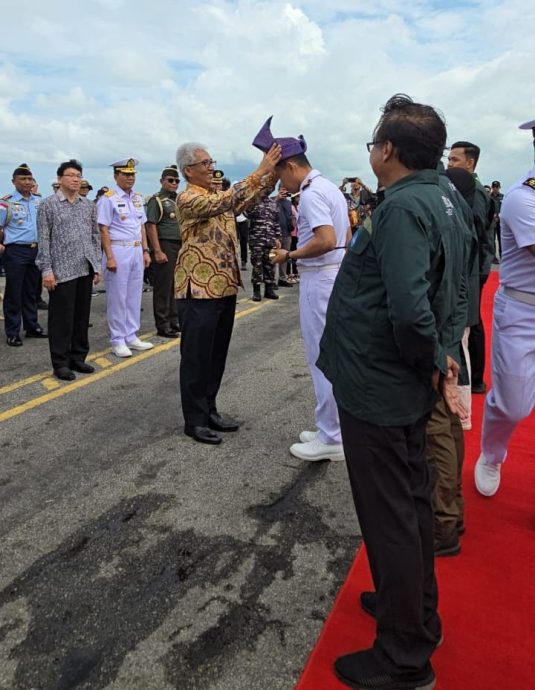 （古城第二版主文）“克里德瓦鲁奇”（KRI Dewaruci）抵达马六甲丹绒布拉斯码头