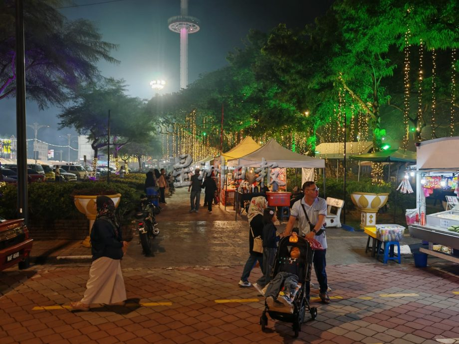 (古城第二版主文)“马六甲夜生活”首夜,甲州各景区迎来逾万人造访