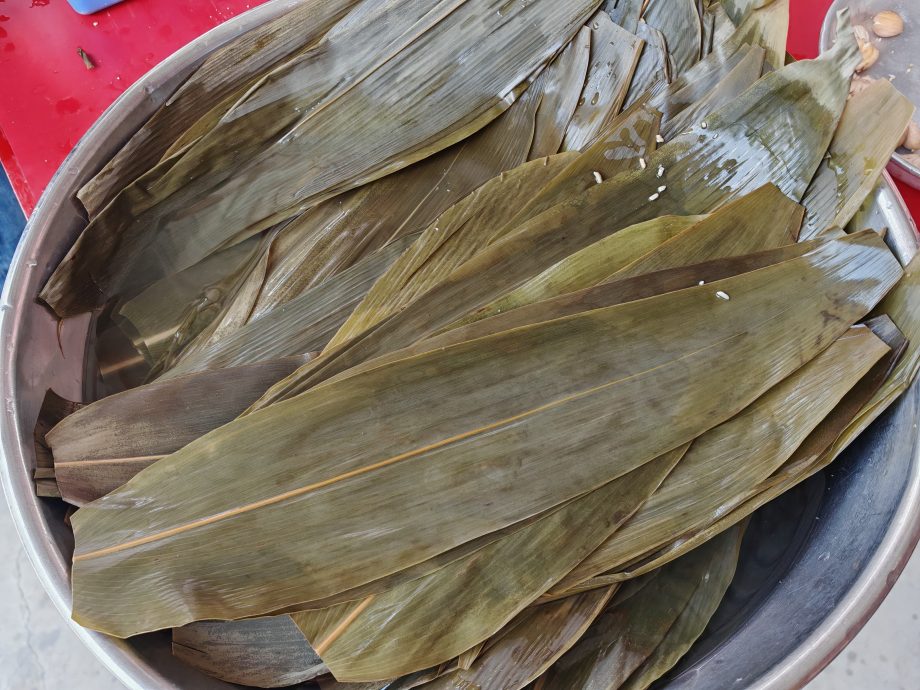 （古城第二版主文）《你动摇了吗》专栏：裹粽除了是文化传承，也是情感的传递