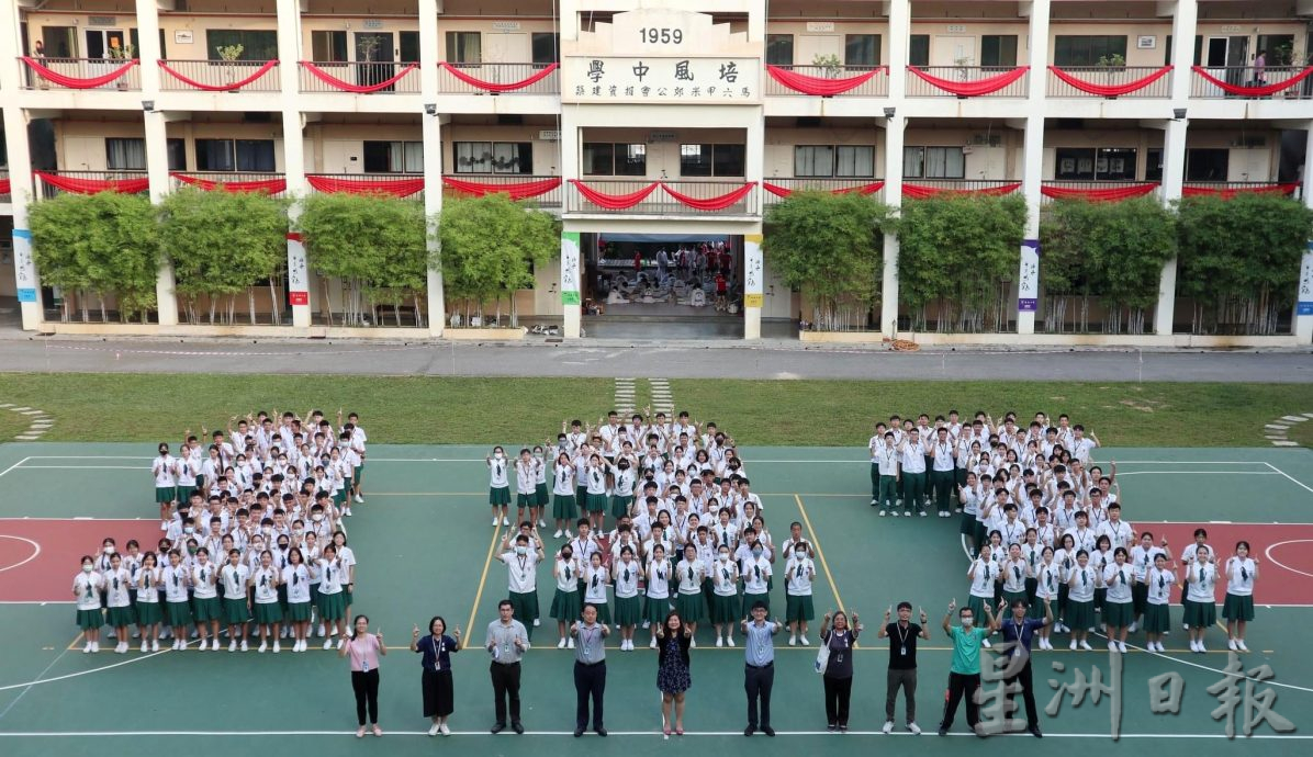 (古城第二版主文)【带你去找爱】:培风生对母校的爱