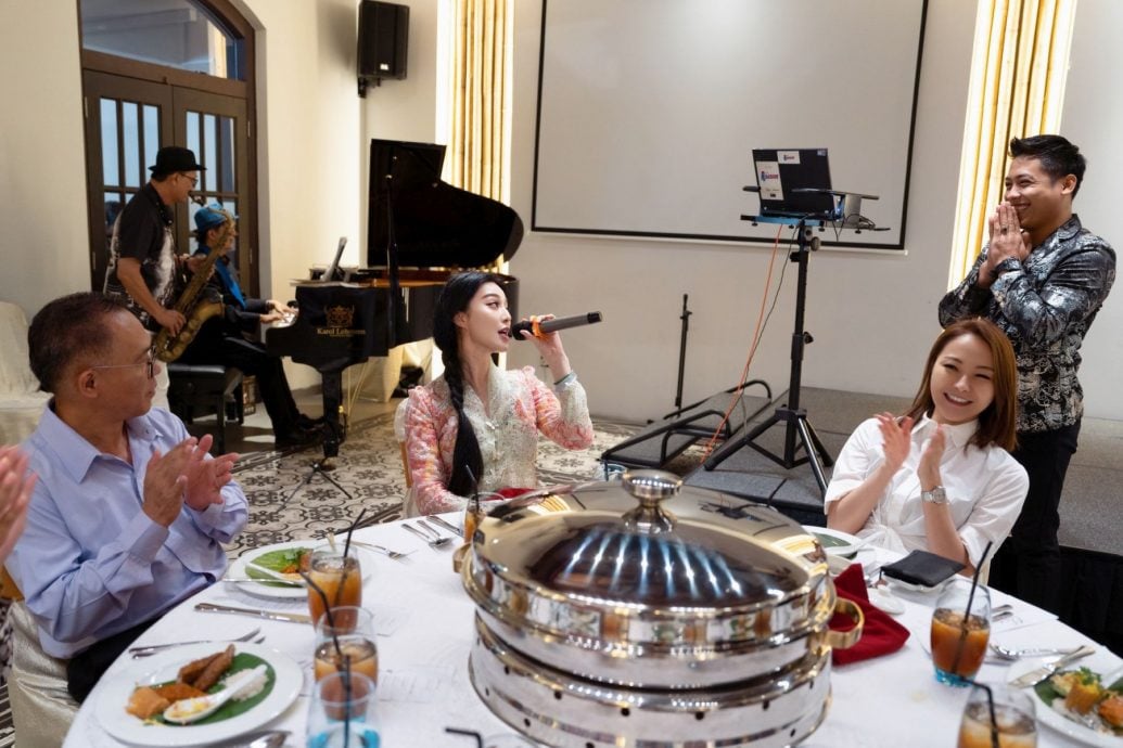 【带你去找爱】:有一种爱叫“范冰冰”!