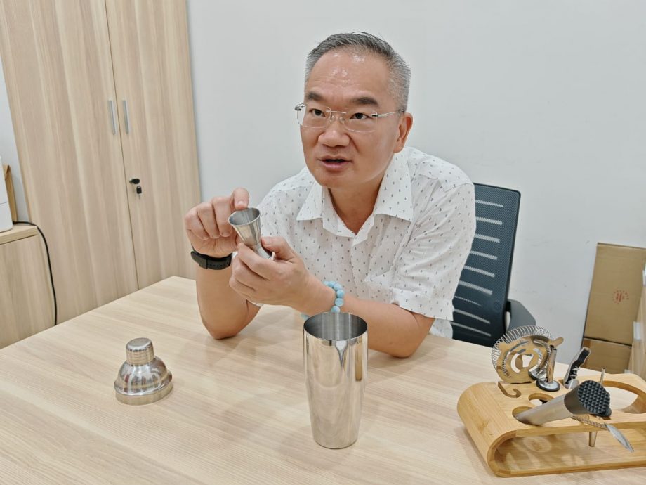 (古城第六版主文)不能使用盎司单位量酒杯,邱培栋希望内贸局勿矫枉过正