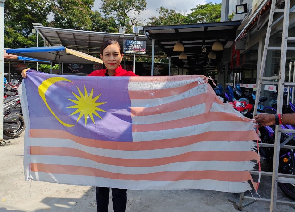 (大北马2)斯丽娜准备在国会为悬挂辉煌条纹问题把脉