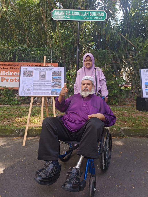 (大北马)再里尔主持2道路重新命名仪式 透露接到以前首长王保尼命名道路的建议