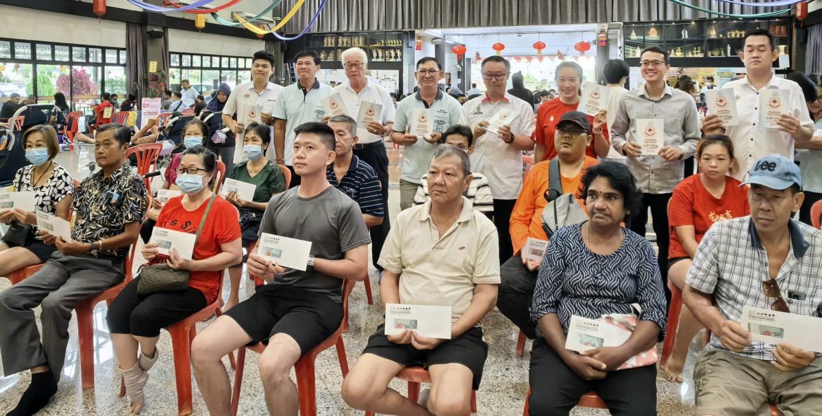 (大北马)北海佛教会推出家庭食用油回收计划,两天内收获逾60公斤废弃食油。