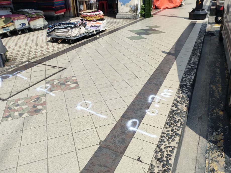 (大北马)新街第二阶段加宽工程增16停车位 晚上才施工