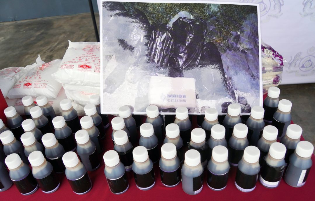 (大北马)玻港口护卫行动发现海边遗弃近700瓶咳药,玻关税不排除本地非法制作,走私到泰渗哥冬叶水