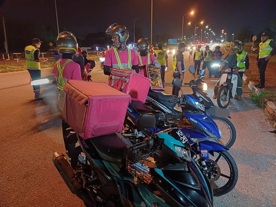 (大北马)瑟丁凡鲁丹:长途巴士司机的粗心和鲁莽态度,乘客的安全分分钟会受到威胁和没有获得保障