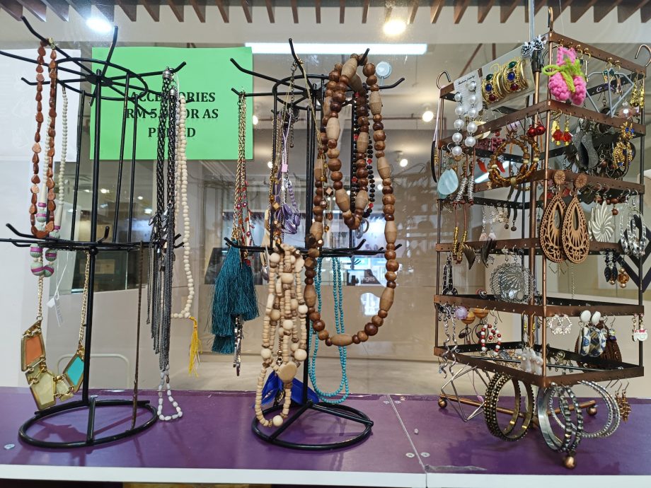 (大北马)绿量/旧衣也能穿出新风格 WCC价值店为环保慈善献一份力