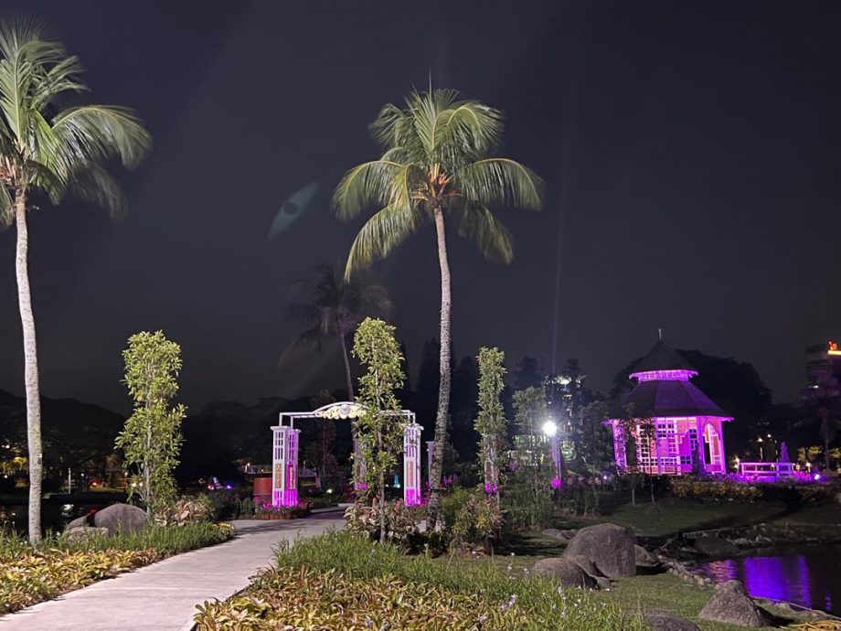 (小画页)大都会/沙亚南湖滨公园灯光闪闪