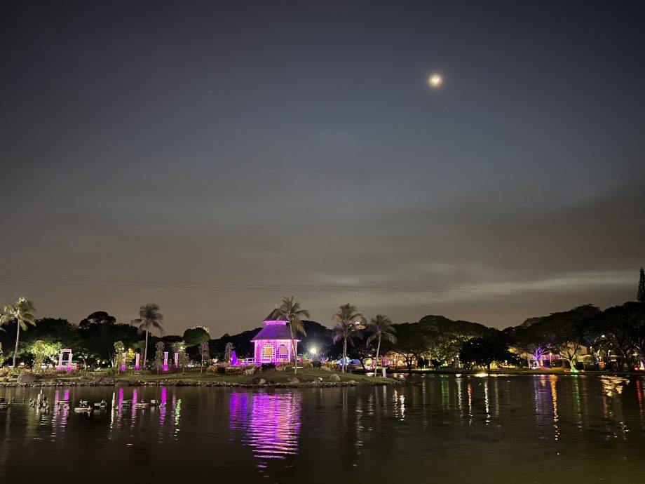 (小画页)大都会/沙亚南湖滨公园灯光闪闪