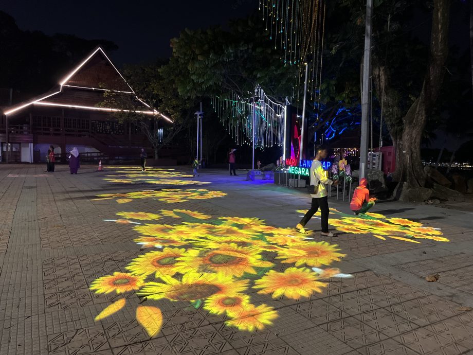 (小画页)大都会/沙亚南湖滨公园灯光闪闪