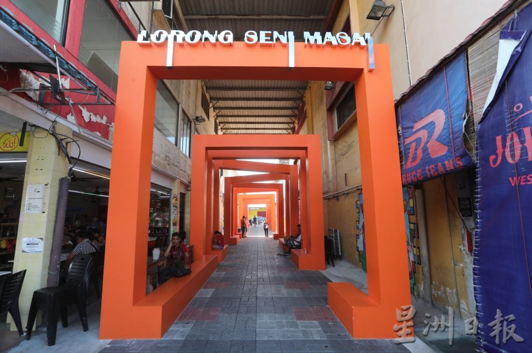 (已签发)柔:【特稿】21壁画进驻马西商店后巷 “讲述”在地历史文化