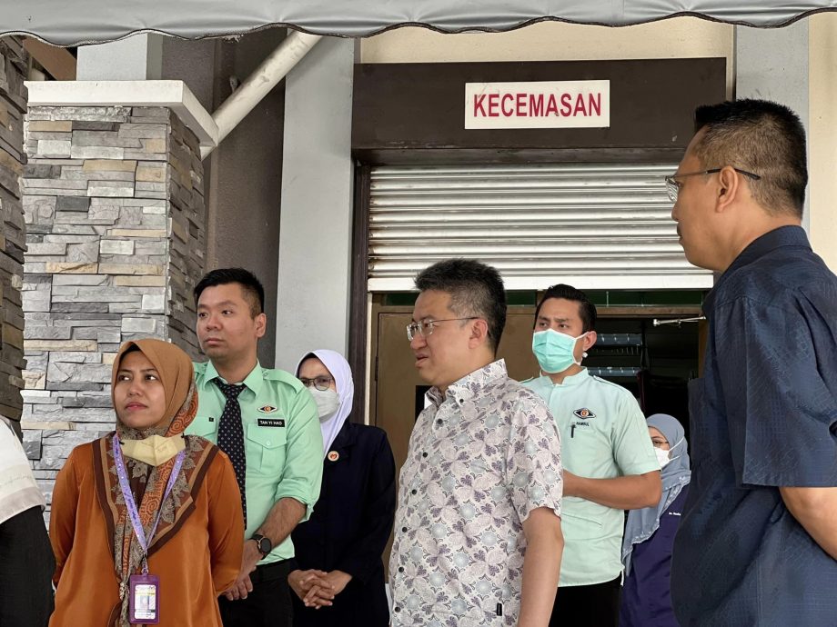 （已签发）柔：刘镇东拨款10万令吉 提升大学城政府诊所急诊室