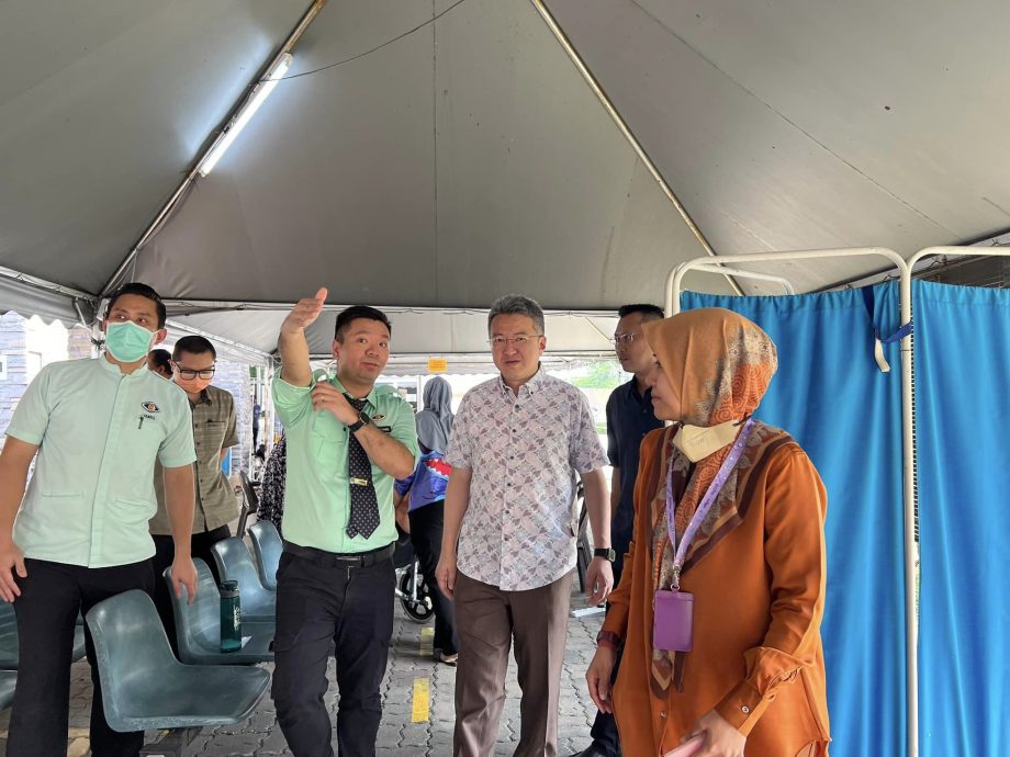 （已签发）柔：刘镇东拨款10万令吉 提升大学城政府诊所急诊室