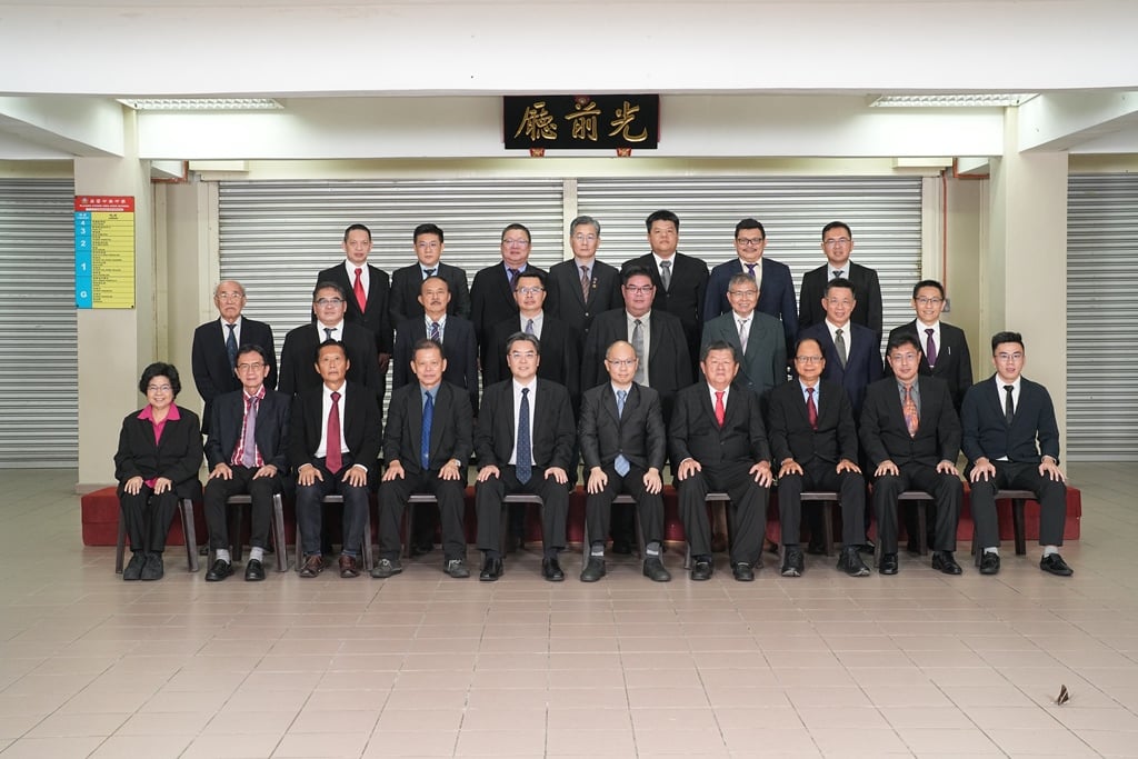 (已签发)柔:**可版头**居銮中华华文学校新届董事会出炉 王培荣续任銮中董事长