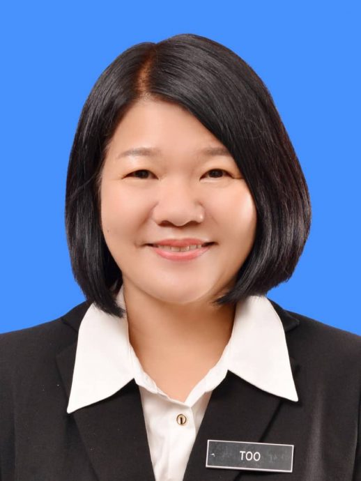 (已签发)柔:封面:麻坡流感病例翻倍 家庭医生吁民众戴口罩