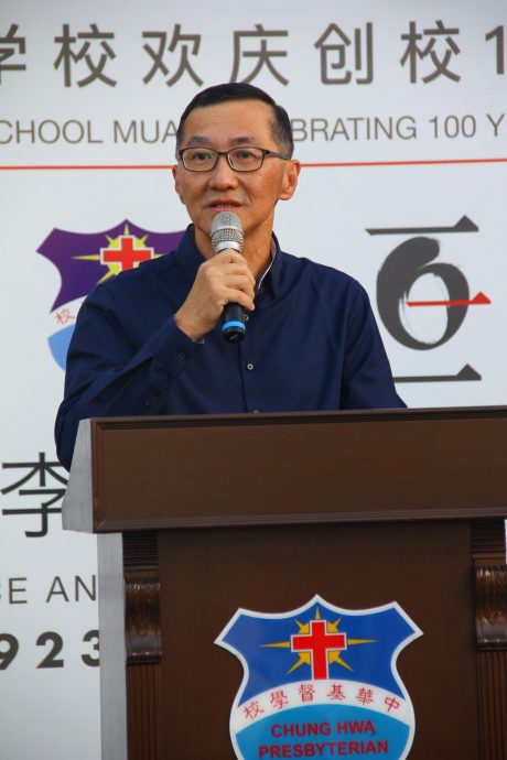 (已签发)柔:封面:麻坡流感病例翻倍 家庭医生吁民众戴口罩