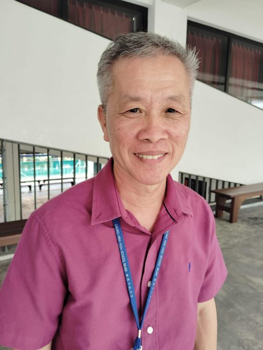 (已签发)柔:封面:麻坡流感病例翻倍 家庭医生吁民众戴口罩
