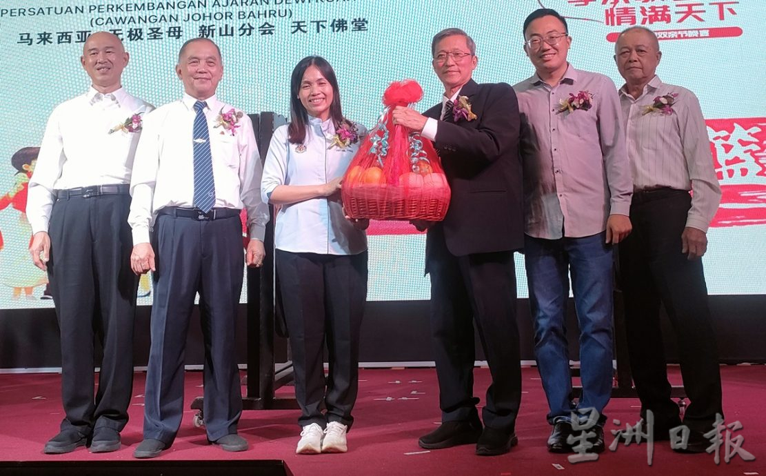 （已签发）柔：无极圣母天下佛堂办双亲节晚宴，捐5000令吉助古宽
