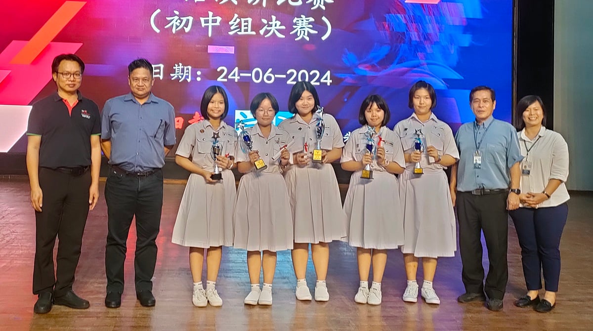（已签发）柔：本报赞助：古宽三语比赛 李子谦与刘珂愉高初中夺冠