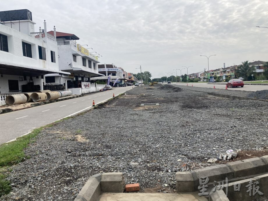 (已签发)柔:**版二头**市会主席要求清理店外垃圾,店主反指昔市会将清理