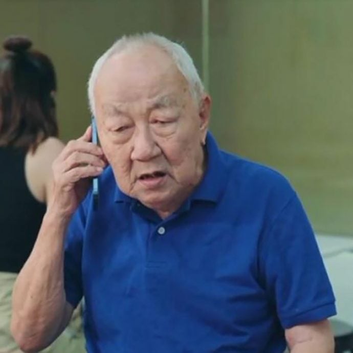 (已签发)柔:狮城二三事头条:与蔡平开、云昌凑拍广告 郑琬龄:他们精神奕奕