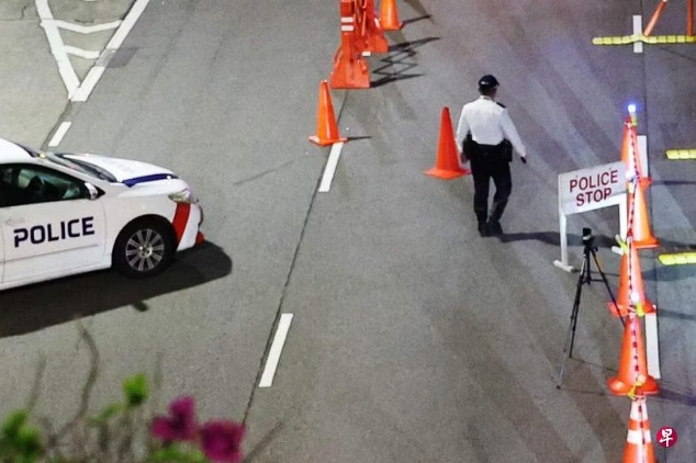 (已签发)柔:狮城二三事:16岁骑士涉撞倒路障 被捕后搜出漏税烟