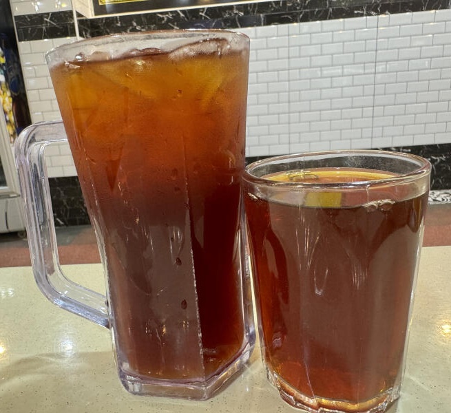 （已签发）柔：狮城二三事：咖啡店冷热无糖红茶 差价新币5角至1元 食客：难接受
