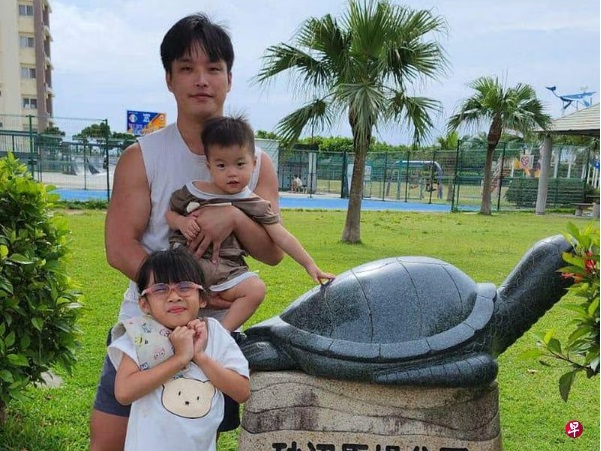 （已签发）柔：狮城二三事：慈父打破传统观念束缚 全职照料自闭症女儿