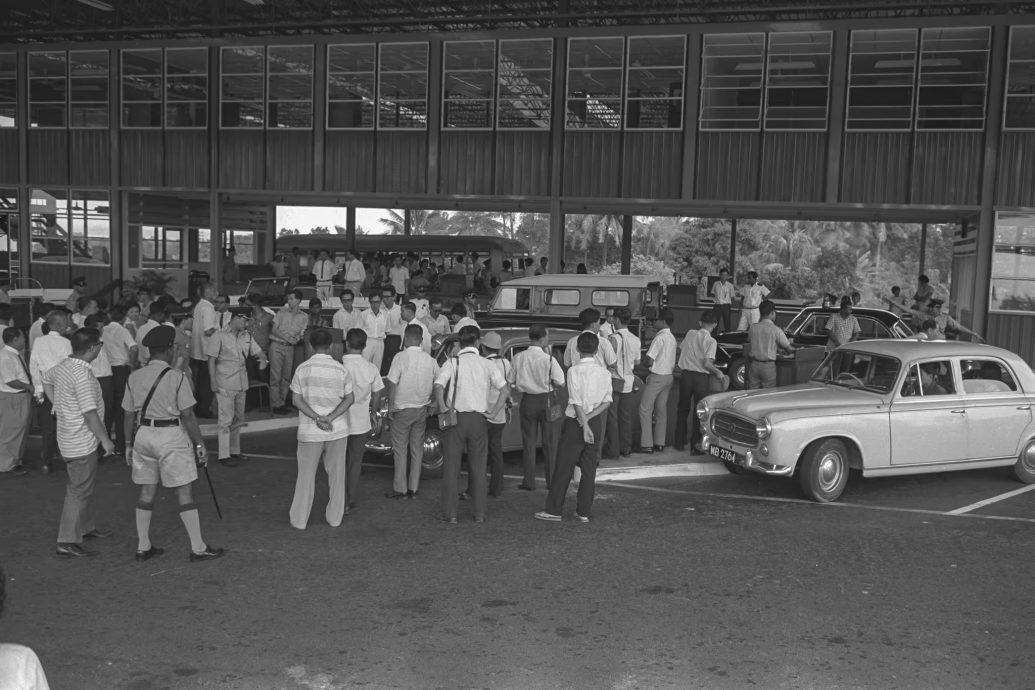 （已签发）柔：狮城二三事：狮城移民与关卡局分享黑白照 回顾那些年的通关情况