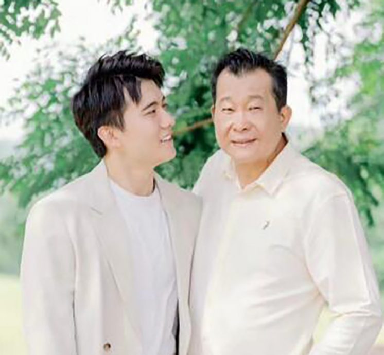 (已签发)柔:狮城二三事:狮城艺人温馨齐过父亲节