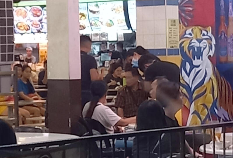 （已签发）柔：狮城二三事：疑不满酒杯被收 酒客“埋伏”两天痛殴老清洁工