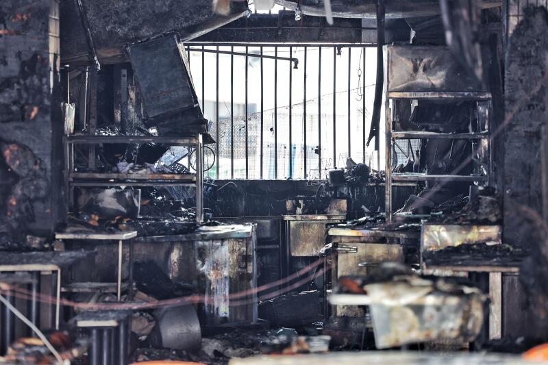 (已签发)柔:狮城二三事:疑烹煮时无人照看酿祸 大火吞噬咖啡店 老板:料损失50万新元