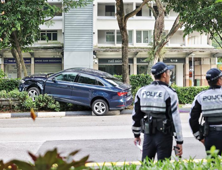 (已签发)柔:狮城二三事:金文泰3车连环撞 83岁男女清醒送院