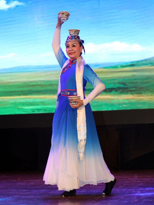 (早报头)大都会/“南洋情,华教心”巴生站义演